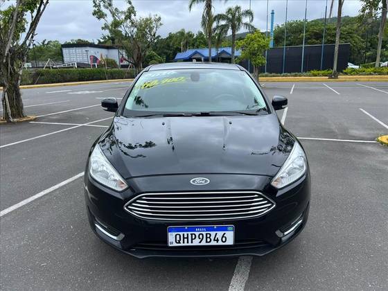 FORD FOCUS 2.0 TITANIUM SEDAN 16V FLEX 4P POWERSHIFT FORD FOCUS 2.0 TITANIUM SEDAN 16V FLEX 4P POWERSHIFT